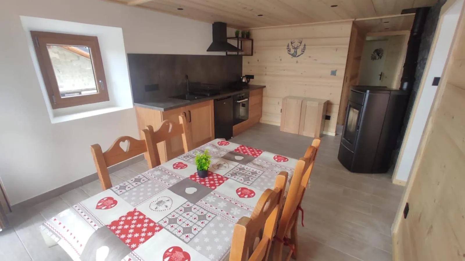 Burdignin Appartement Independant Dans Ancien Chalet D'Alpage 0*,  צרפת
